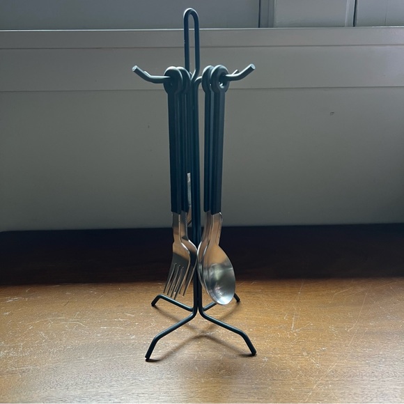 Mono Ring Flatware Set - Picture 2 of 4